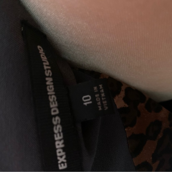 Express Design Studio Pencil Skirt in Gray - Picture 5 of 5